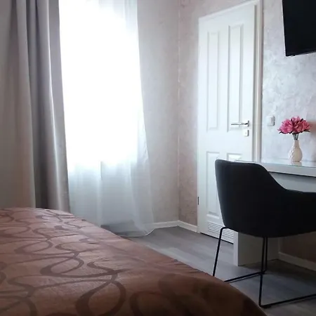 Mueller Residenz Zur S-bahn Guest house Karlsfeld